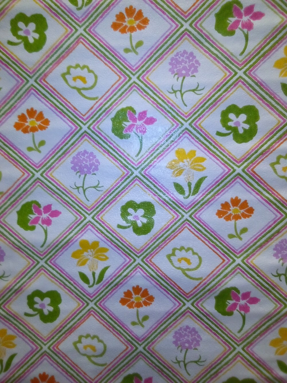 United De Soto Floral Diamond Motif 70s Vintage Wallcovering